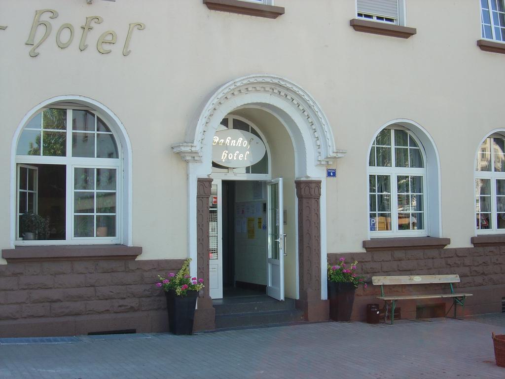 Bahnhof-Hotel Saarlouis Bagian luar foto