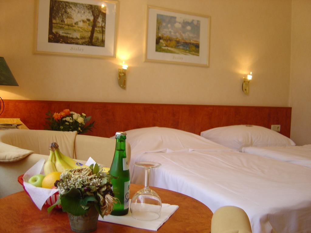 Bahnhof-Hotel Saarlouis Bagian luar foto