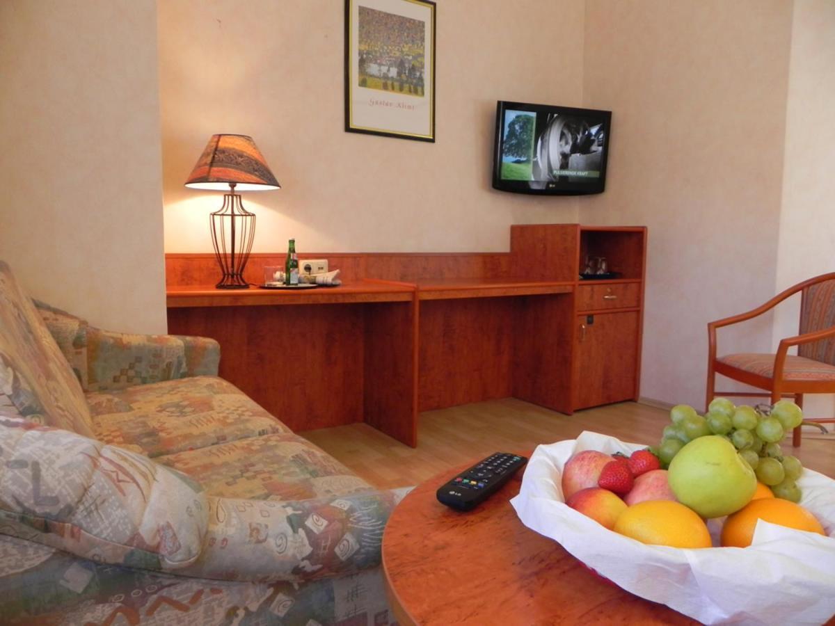 Bahnhof-Hotel Saarlouis Bagian luar foto
